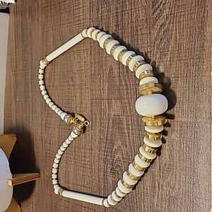 Unbranded White Beads w/Gold Tone Spacer Necklace Ladies Party Office Vintage